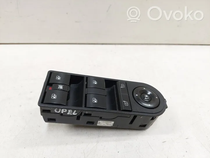 Opel Zafira B Electric window control switch 13228698