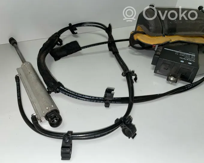 Volvo V70 Pompa / Siłownik klapy tylnej bagażnika / Komplet 31218393