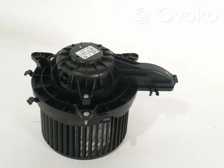 Renault Latitude (L70) Ventola riscaldamento/ventilatore abitacolo U2358008