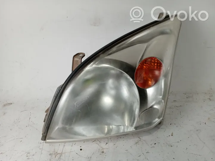 Toyota Land Cruiser (J200) Faro/fanale 811706A061