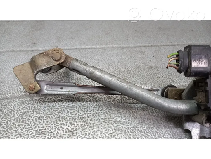 Volkswagen Polo Front wiper linkage 