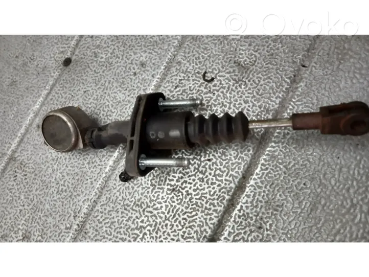 Opel Astra G Główny cylinder sprzęgła 