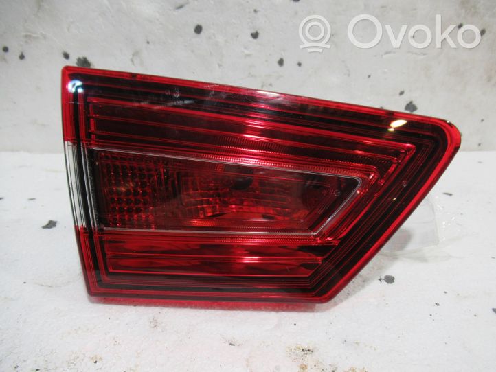 Renault Clio IV Lampy tylnej klapy bagażnika 