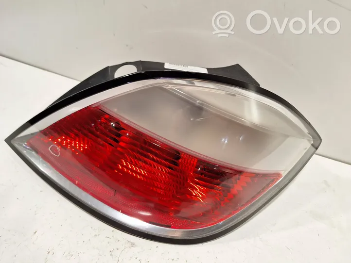 Opel Astra H Element lampy tylnej 