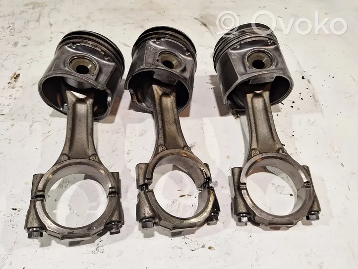 Fiat Ducato Piston with connecting rod FPTA930