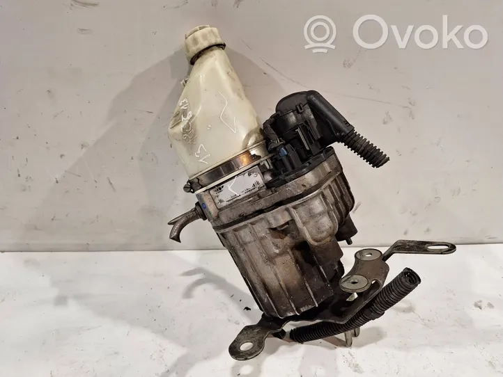 Opel Astra H Power steering pump 13188613