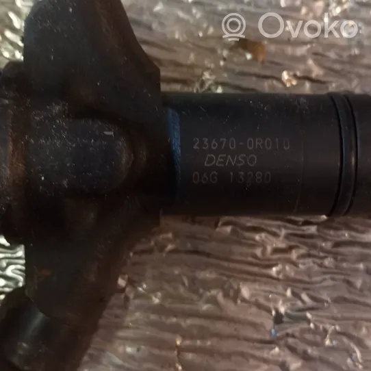 Toyota Avensis T250 Injecteur de carburant 236700R010