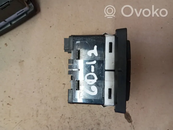 Volvo C30 Przełącznik świateł 30772412