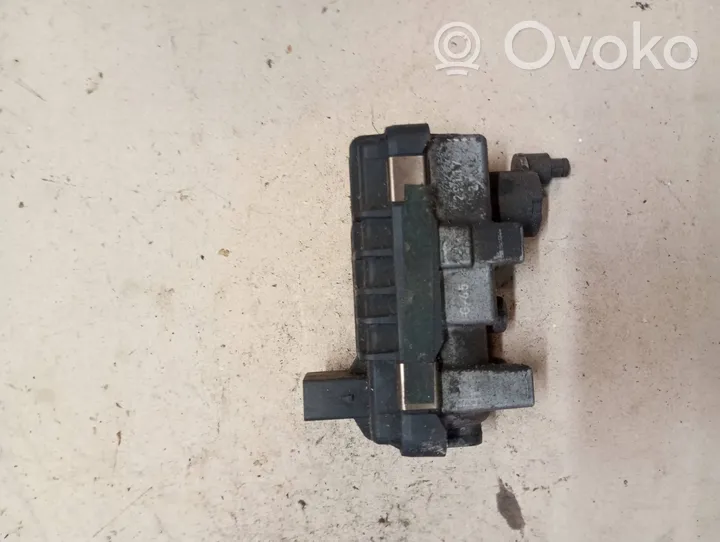 Volkswagen Touareg I Turbine electric control actuator 730314