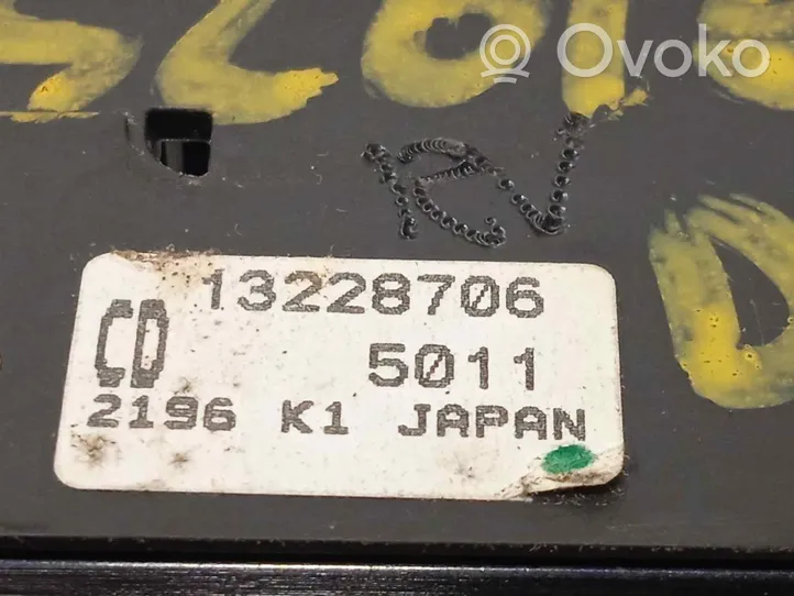 Opel Zafira B Interruttore di controllo dell’alzacristalli elettrico 13228706