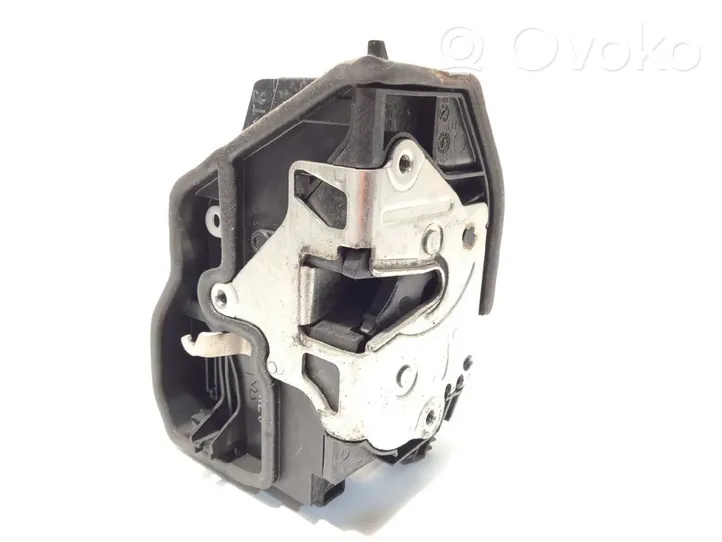 BMW X3 E83 Serratura portiera anteriore 7167074