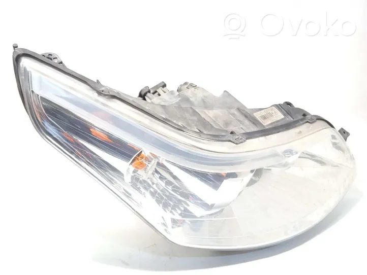 Citroen C4 Aircross Lampa przednia 620655