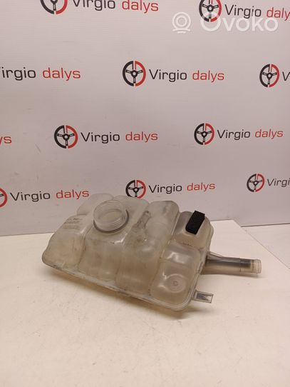 Renault Megane IV Vase d'expansion / réservoir de liquide de refroidissement 217104048R