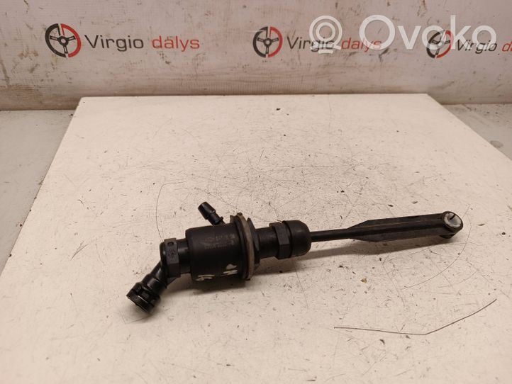 Renault Master III Clutch master cylinder 8200673232