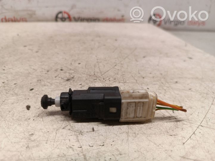 Dacia Logan I Brake pedal sensor switch 8200276361