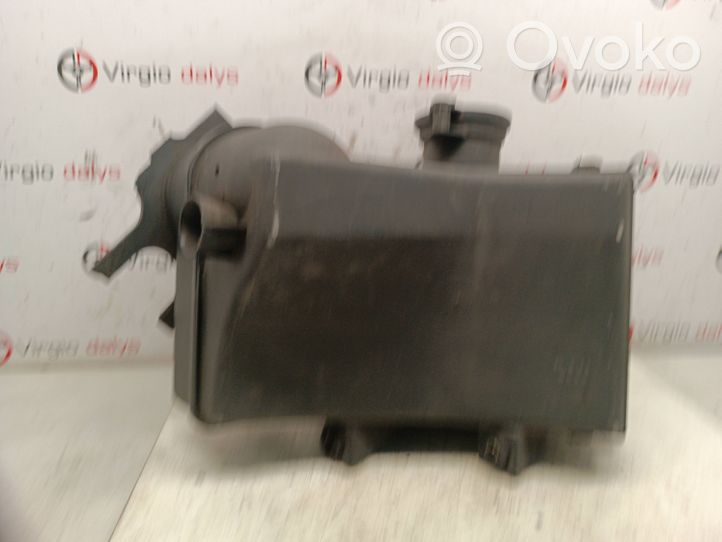 1736138 BMW 7 E38 Luftfilterkasten, 49.99 € | RRR 