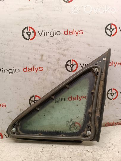 Volkswagen PASSAT CC Front door window glass four-door 43R001057