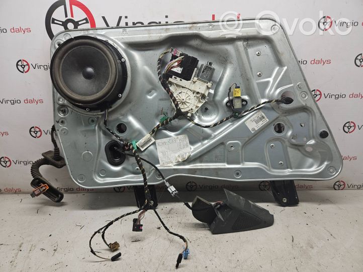 Volkswagen Tiguan Elektryczny podnośnik szyby drzwi przednich 5N1837729C