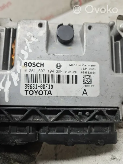 Toyota Yaris Sterownik / Moduł ECU 896610DF10