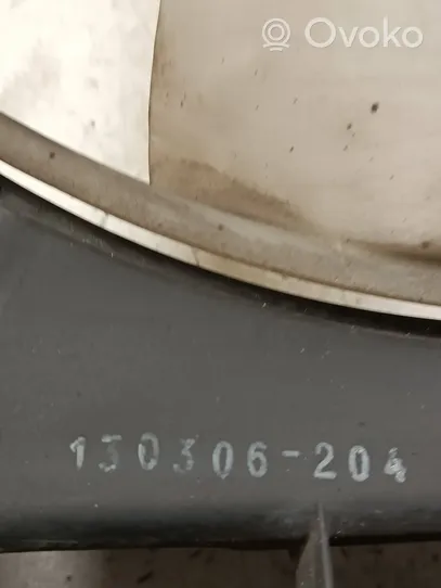 Toyota Auris 150 Jäähdyttimen jäähdytinpuhaltimen suojus Mf422750