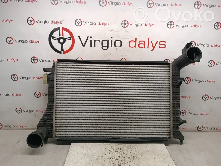 Volkswagen Touran I Chłodnica powietrza doładowującego / Intercooler 1K0121345E