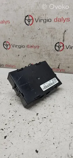 Renault Clio III Module confort 8201054128