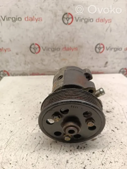 Renault Scenic I Power steering pump 7700840801