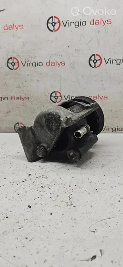 Renault Laguna I Power steering pump 7700861880