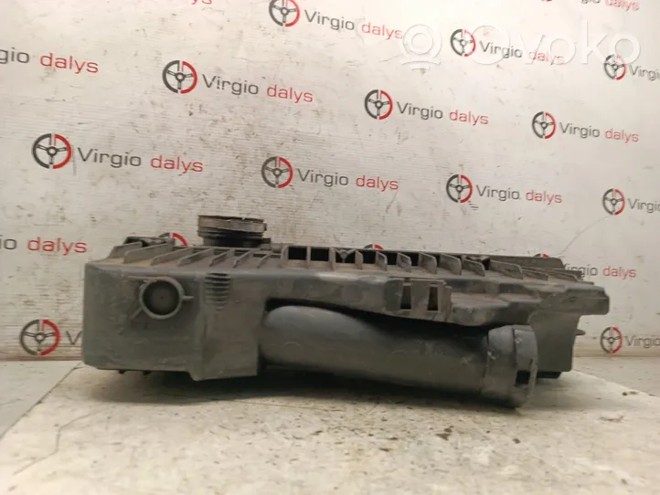 Citroen Xsara Picasso Boîtier de filtre à air 9654687880