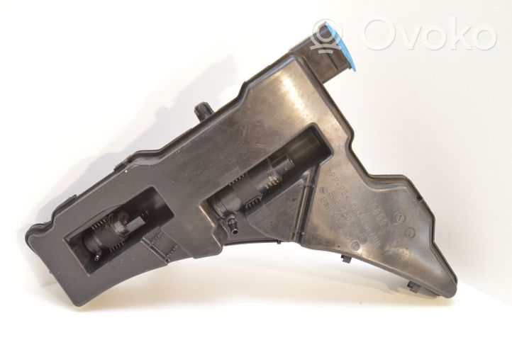 Audi A5 Réservoir de liquide lave-glace 8W6955451D