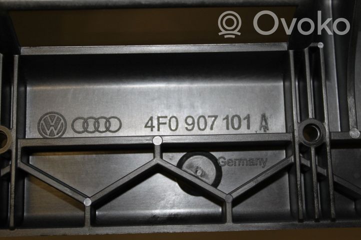 Audi A4 S4 B8 8K Äänenvahvistimen kiinnike 4F0907101A