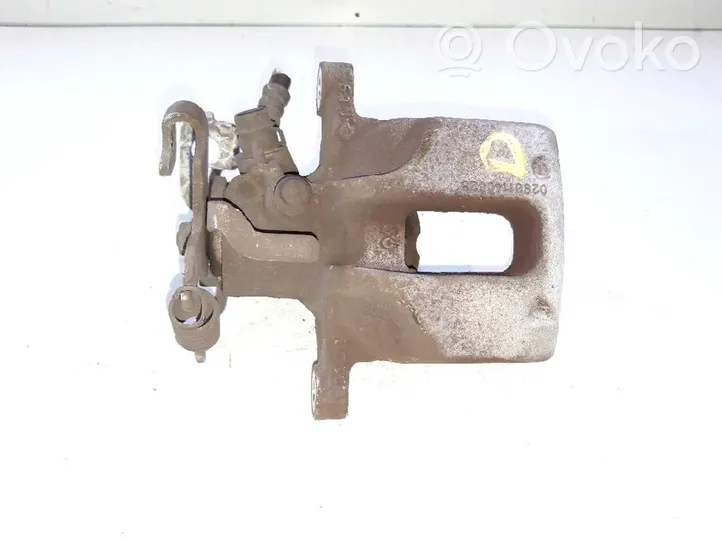 Toyota Auris E180 Supporto della pinza del freno posteriore 