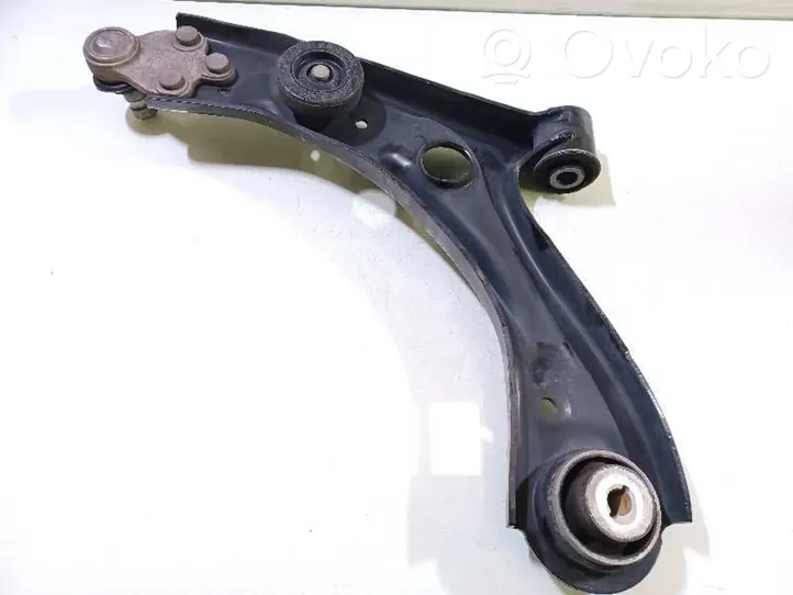 Ford Focus Triangle bras de suspension inférieur avant 2203137