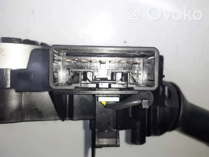 Toyota Yaris Mittariston valaistuksen säätökytkin 0D08117F572