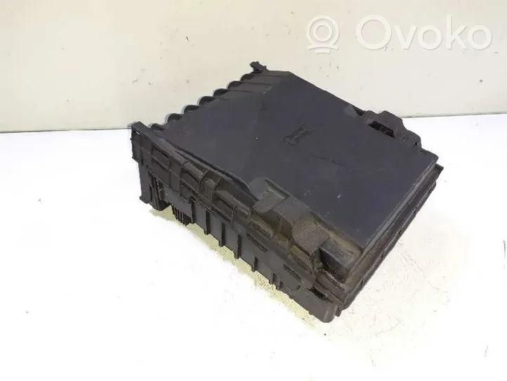 Volkswagen Golf SportWagen Module de fusibles 1K0937125