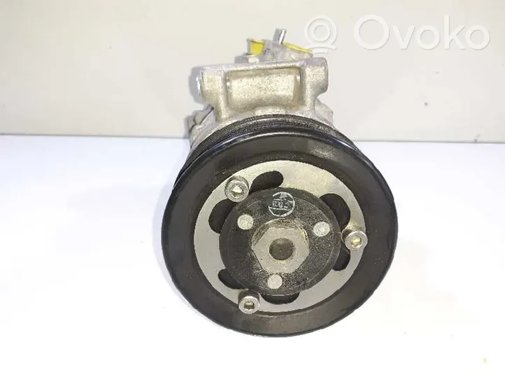 Audi Q2 - Ilmastointilaitteen kompressorin pumppu (A/C) 5Q0816803D