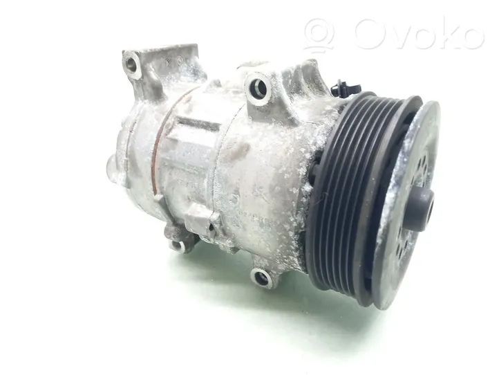 Toyota Avensis T270 Compressore aria condizionata (A/C) (pompa) 8831002370