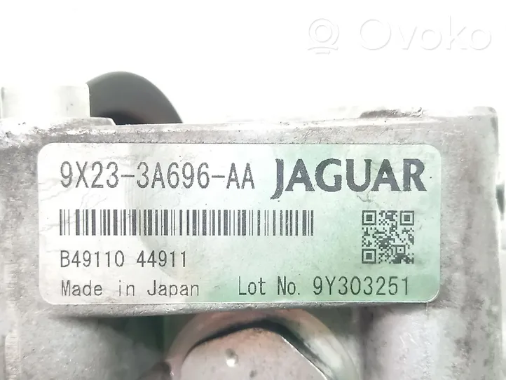 Jaguar XF Ohjaustehostimen pumppu C2D48856