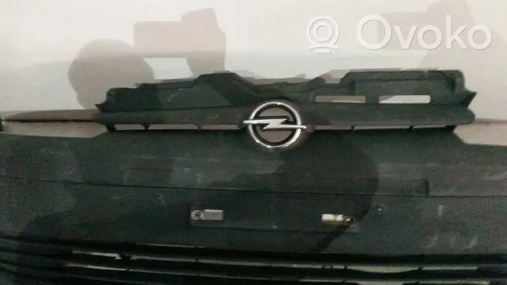 Opel Combo C Zderzak przedni 