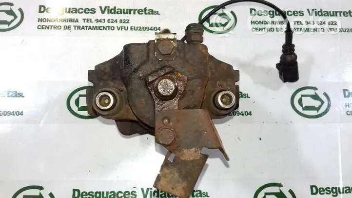 Volkswagen Touareg I Supporto della pinza del freno posteriore 7L6615424