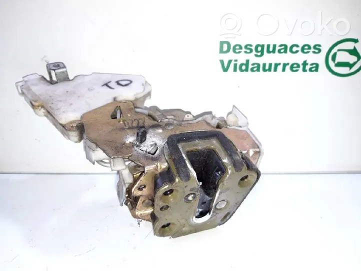 Nissan Terrano Serrure de porte arrière 8255250J01