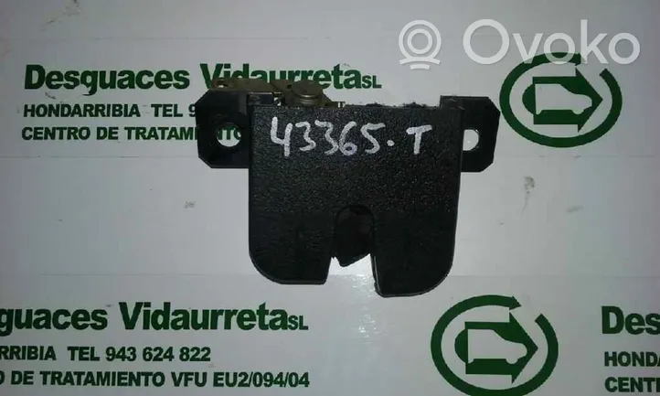 Seat Leon (1M) Blocco chiusura del portellone 8L0827505F