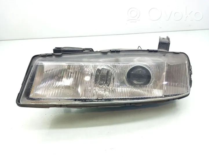 Opel Calibra Lampa przednia 13712300