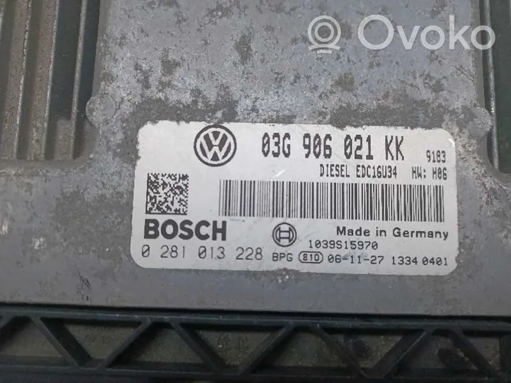 Volkswagen Jetta V Блок управления двигателем ECU 03G906021KK