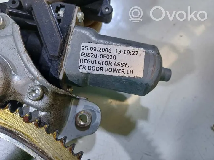 Toyota Corolla Verso AR10 Manualny podnośnik szyby drzwi przednich 698200F010