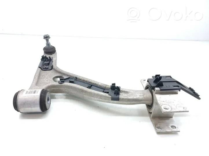 Mercedes-Benz GLA W156 Brazo de suspensión delantero 