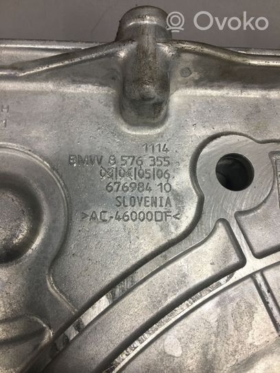 BMW 1 F20 F21 Osłona łańcucha rozrządu 8576355