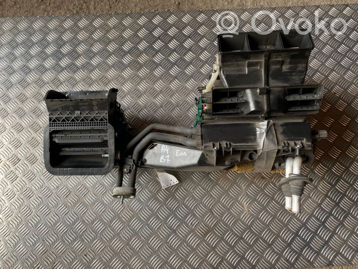 Audi A4 S4 B7 8E 8H Interior heater climate box assembly 8E1820005J