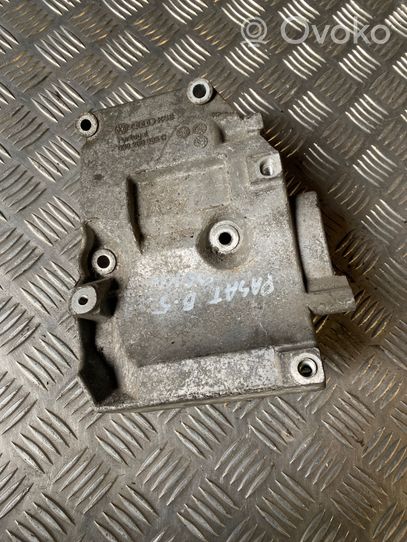 Audi A6 S6 C5 4B Staffa di montaggio del compressore dell’A/C 038260885C