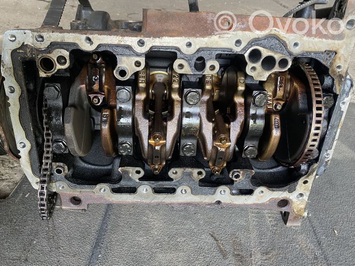 Audi A4 S4 B7 8E 8H Engine block 06F103021D